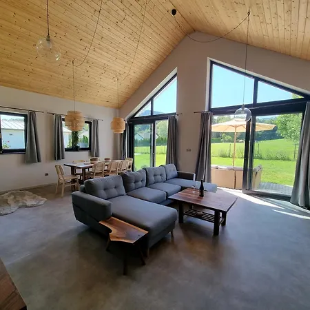 Casa Guzinni Feriehus Pisecne